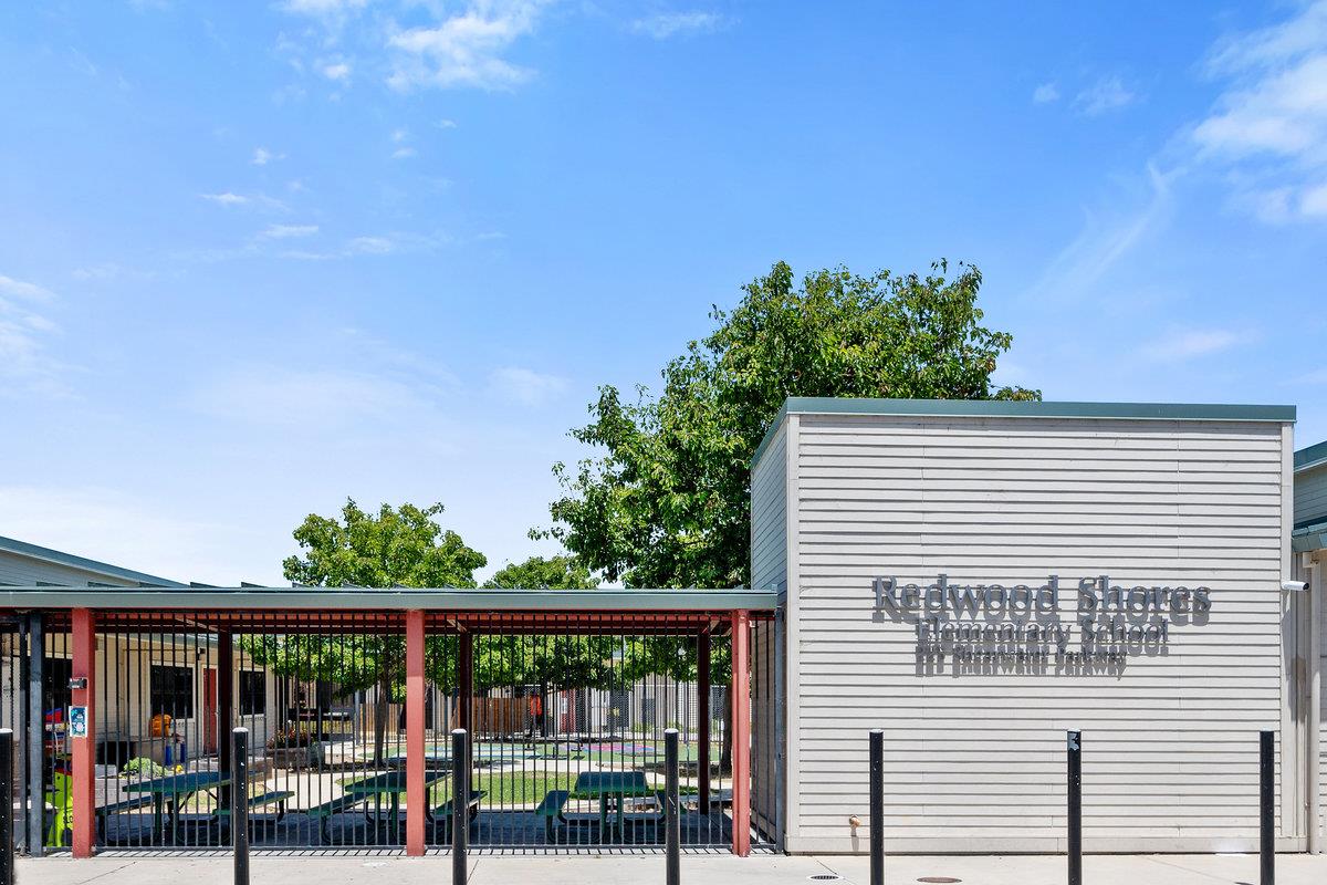 Detail Gallery Image 38 of 66 For 142 Monaco Dr, Redwood Shores,  CA 94065 - 4 Beds | 3 Baths