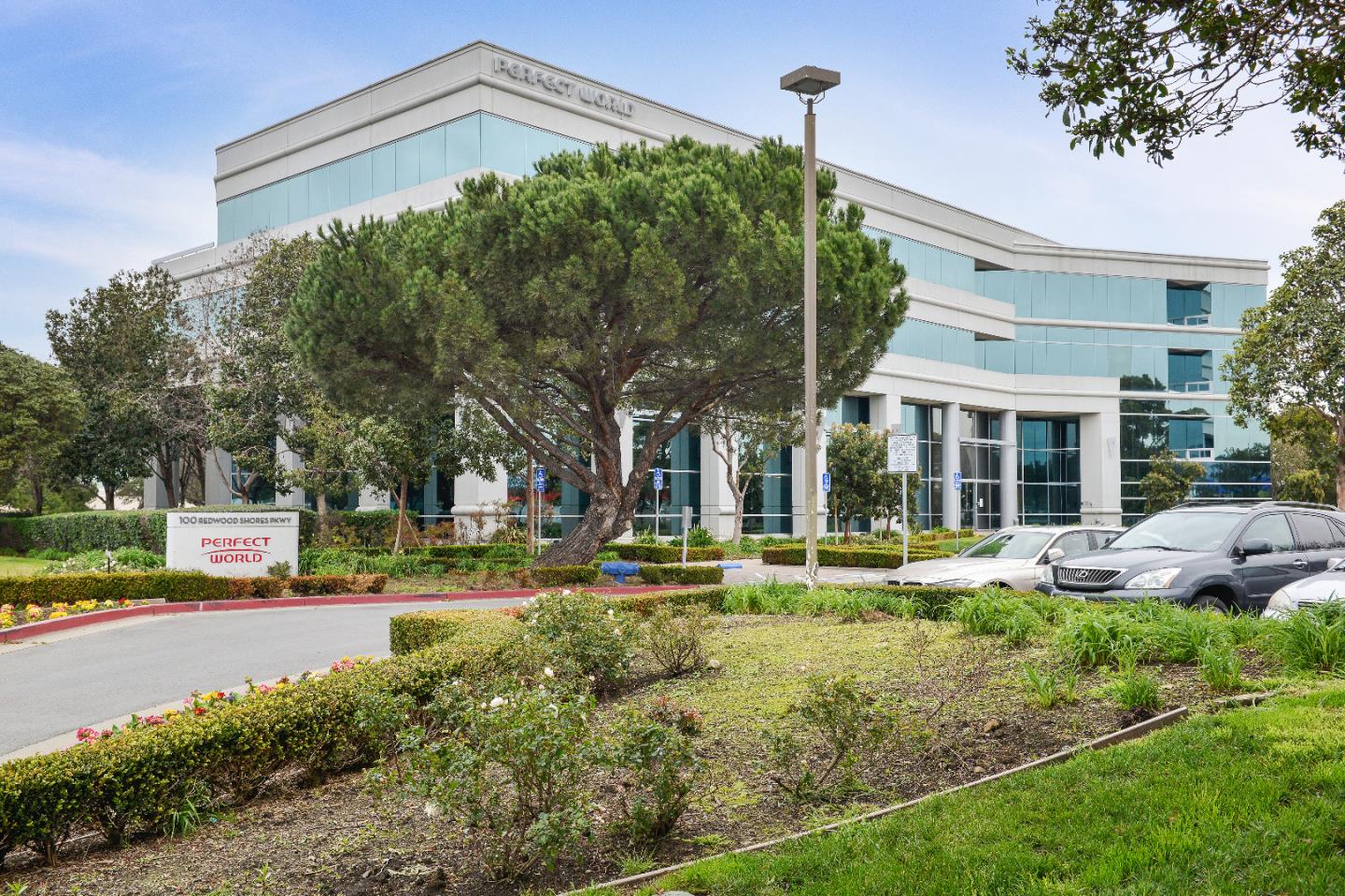 Detail Gallery Image 42 of 66 For 142 Monaco Dr, Redwood Shores,  CA 94065 - 4 Beds | 3 Baths