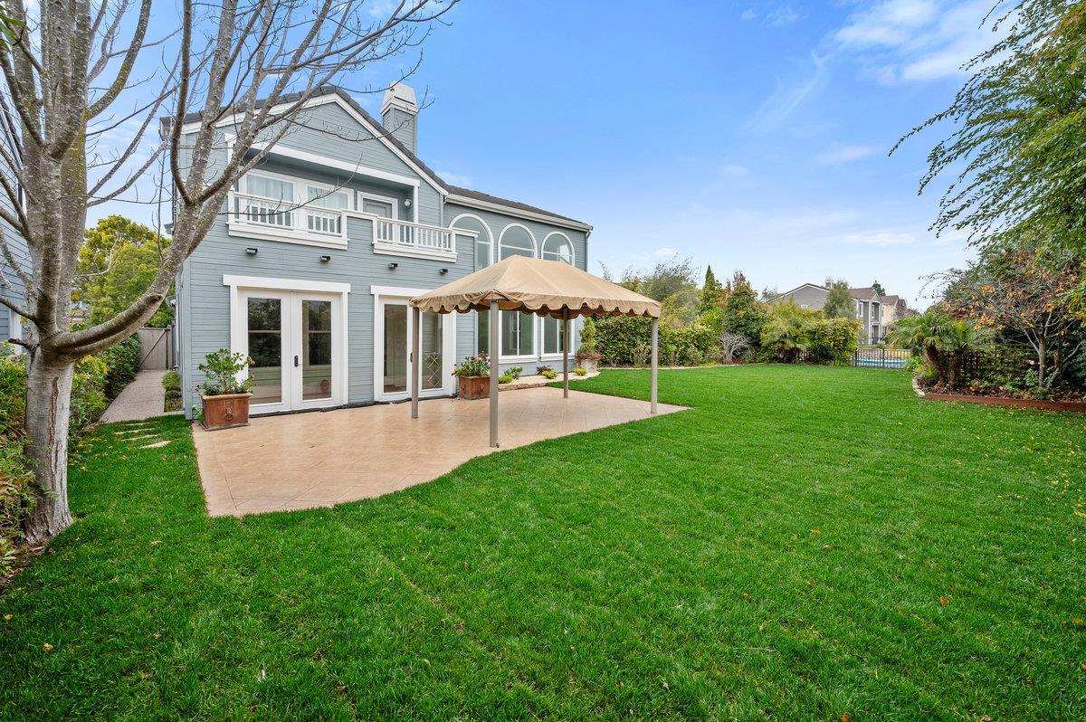 Detail Gallery Image 5 of 66 For 142 Monaco Dr, Redwood Shores,  CA 94065 - 4 Beds | 3 Baths