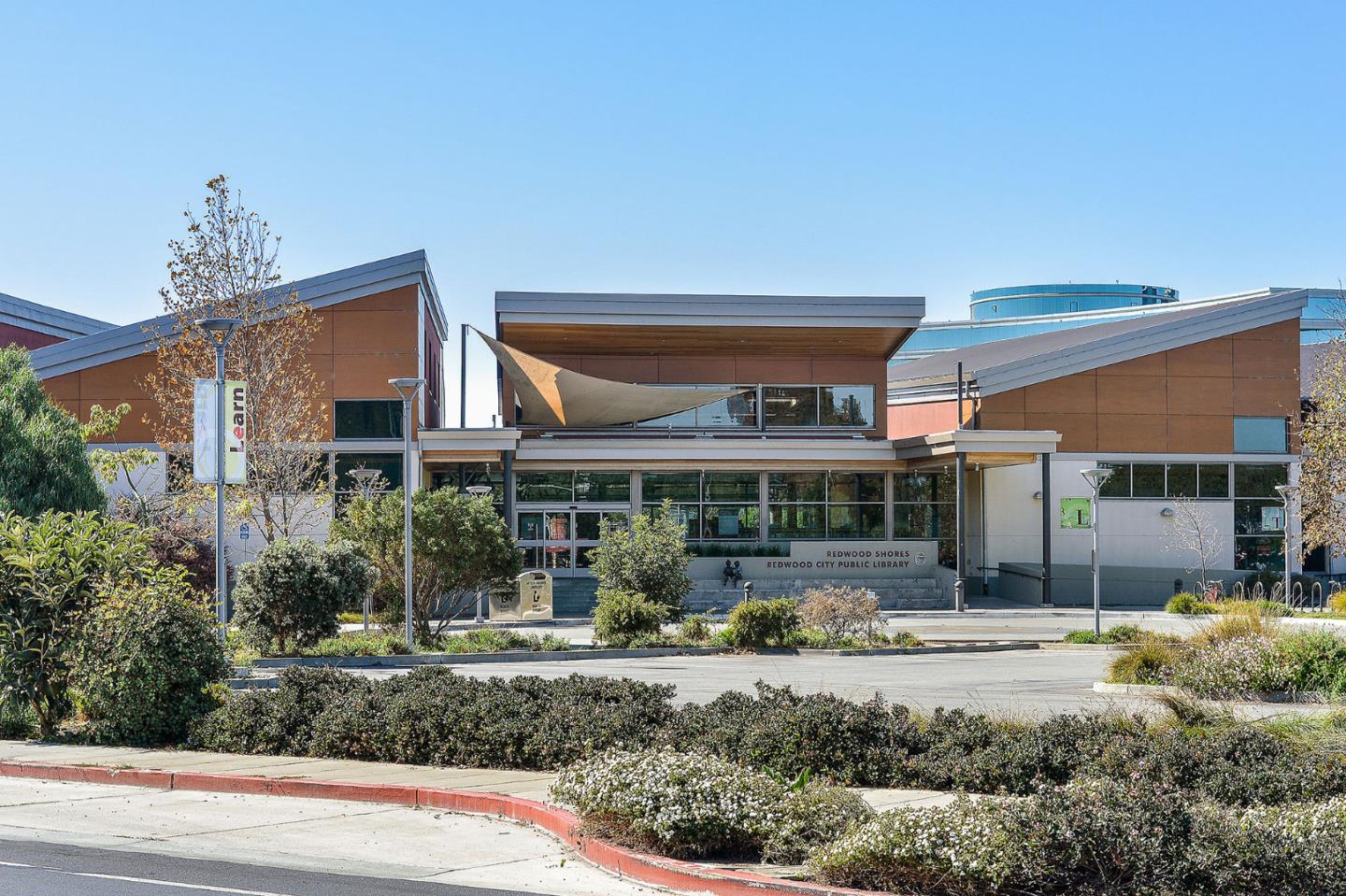 Detail Gallery Image 53 of 66 For 142 Monaco Dr, Redwood Shores,  CA 94065 - 4 Beds | 3 Baths