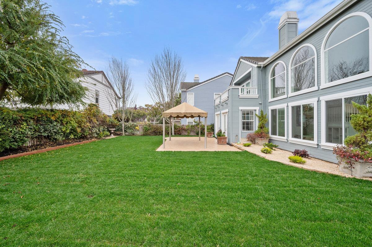 Detail Gallery Image 7 of 66 For 142 Monaco Dr, Redwood Shores,  CA 94065 - 4 Beds | 3 Baths