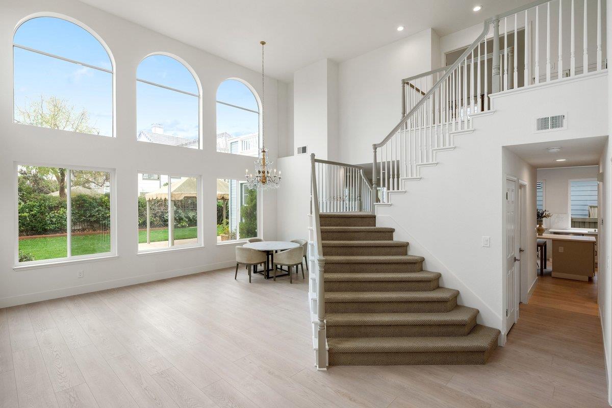 Detail Gallery Image 8 of 66 For 142 Monaco Dr, Redwood Shores,  CA 94065 - 4 Beds | 3 Baths