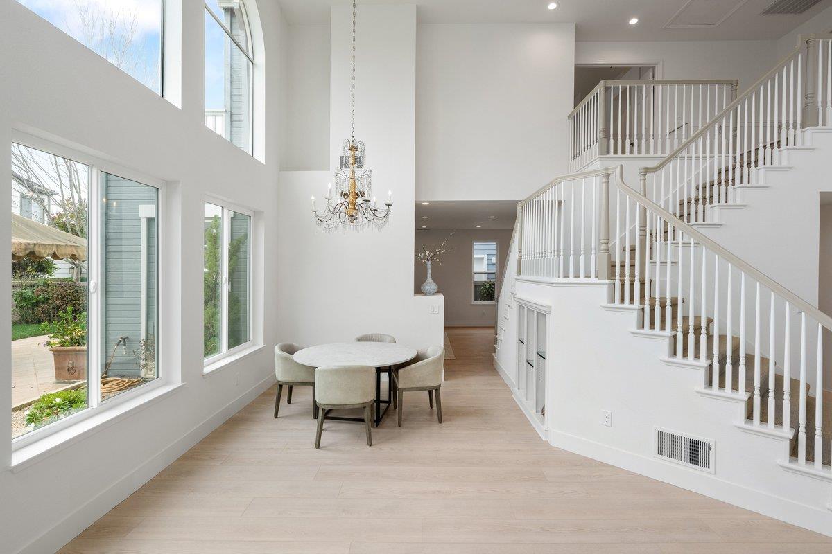 Detail Gallery Image 9 of 66 For 142 Monaco Dr, Redwood Shores,  CA 94065 - 4 Beds | 3 Baths