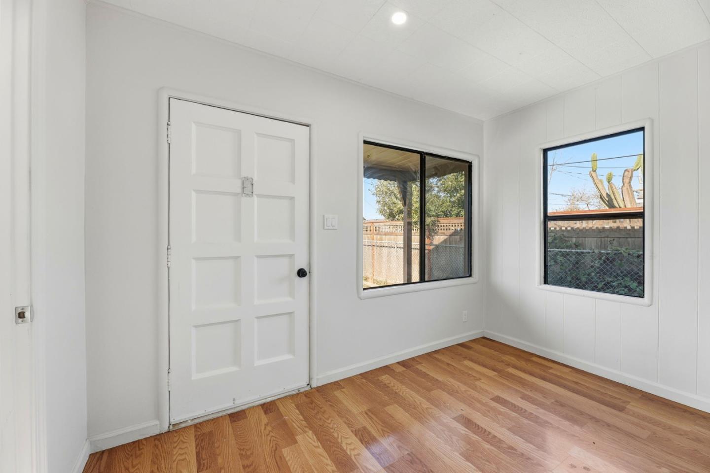 Detail Gallery Image 4 of 26 For 26786 Clarkford St, Hayward,  CA 94544 - 4 Beds | 2 Baths