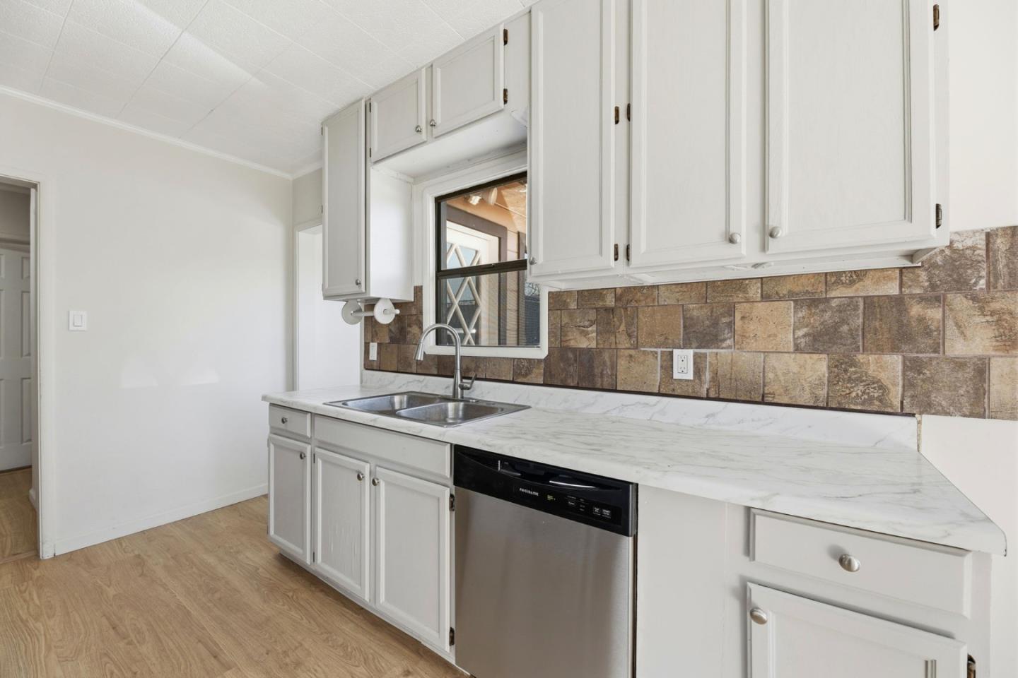 Detail Gallery Image 8 of 26 For 26786 Clarkford St, Hayward,  CA 94544 - 4 Beds | 2 Baths