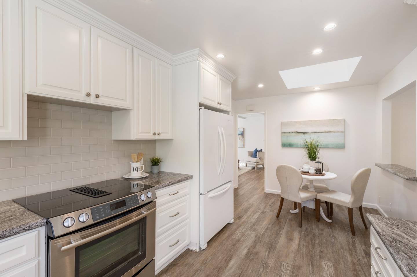 Detail Gallery Image 13 of 29 For 961 Harney Way, Sunnyvale,  CA 94087 - 3 Beds | 2/1 Baths