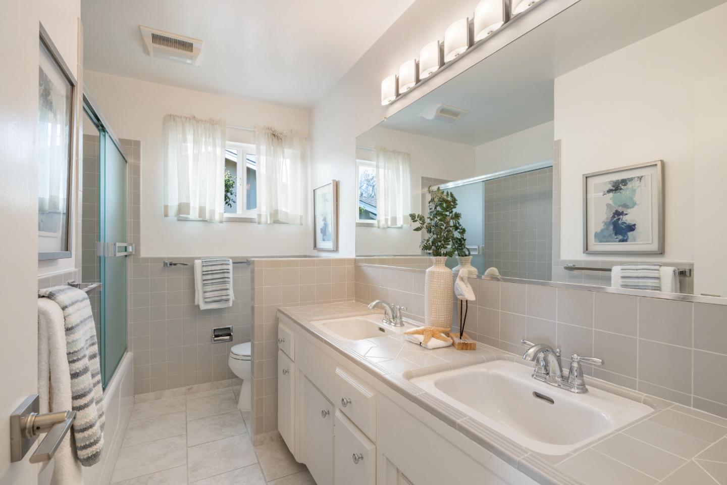 Detail Gallery Image 20 of 29 For 961 Harney Way, Sunnyvale,  CA 94087 - 3 Beds | 2/1 Baths