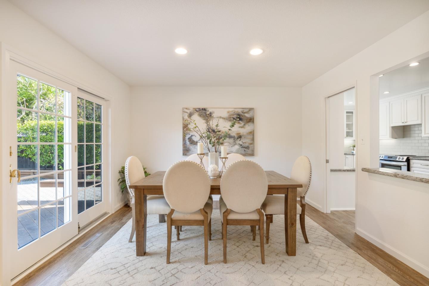 Detail Gallery Image 7 of 29 For 961 Harney Way, Sunnyvale,  CA 94087 - 3 Beds | 2/1 Baths