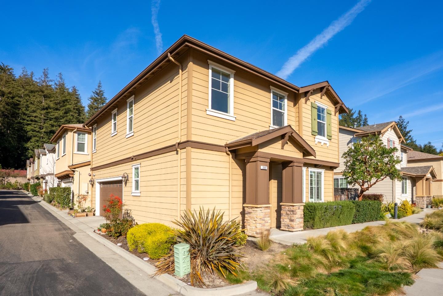 Detail Gallery Image 3 of 41 For 200 Gold Ct, Scotts Valley,  CA 95066 - 3 Beds | 2/1 Baths