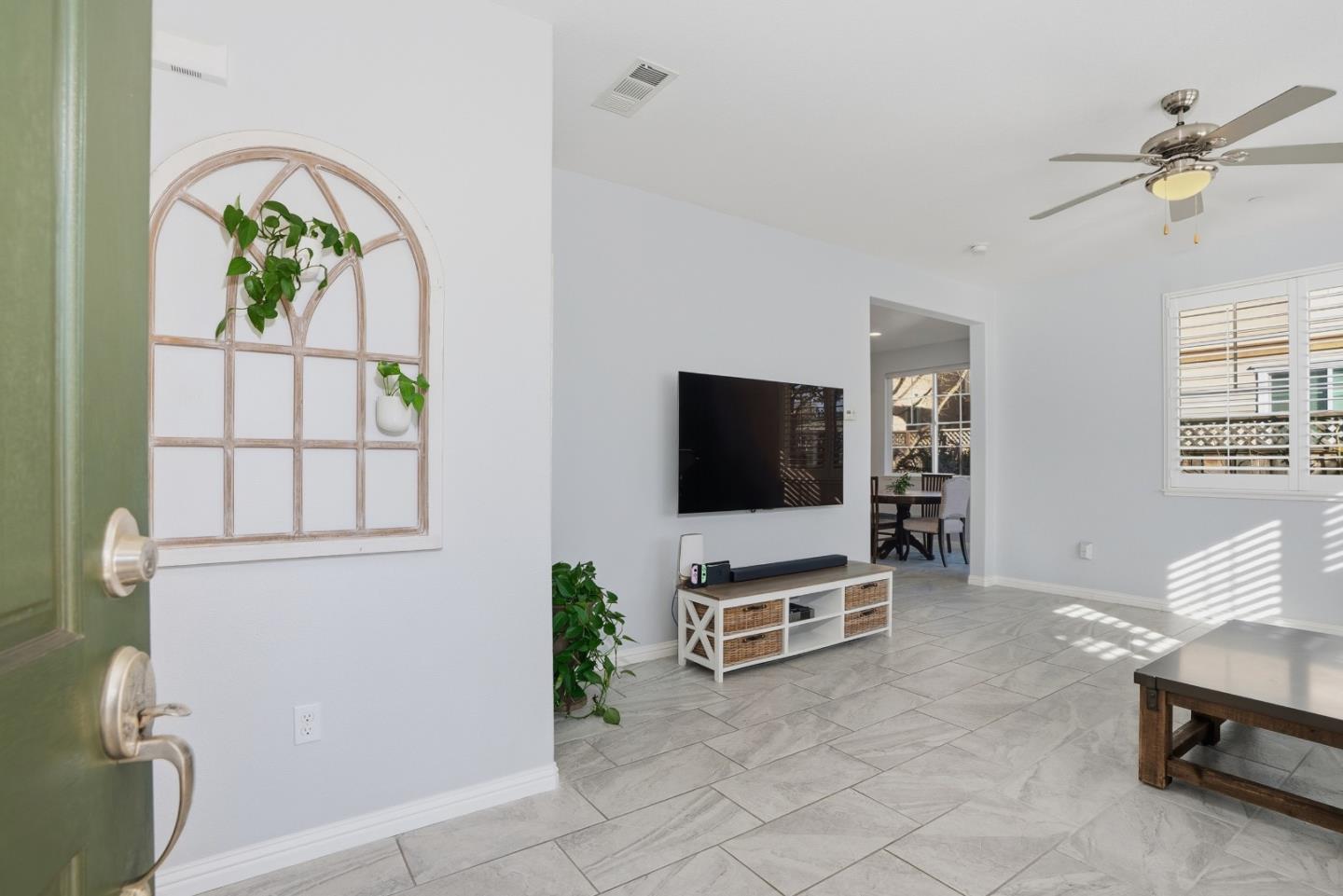 Detail Gallery Image 6 of 41 For 200 Gold Ct, Scotts Valley,  CA 95066 - 3 Beds | 2/1 Baths