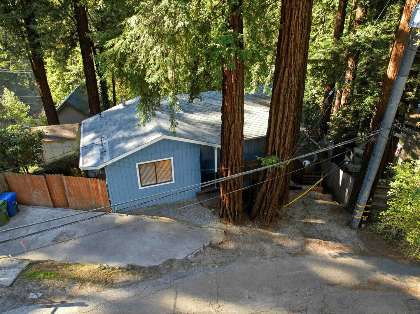 Detail Gallery Image 3 of 22 For 178 Madrona Rd, Boulder Creek,  CA 95006 - 2 Beds | 1 Baths