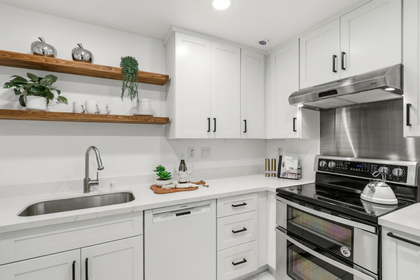 Detail Gallery Image 10 of 24 For 962 Belmont Ter #9,  Sunnyvale,  CA 94086 - 2 Beds | 2/1 Baths