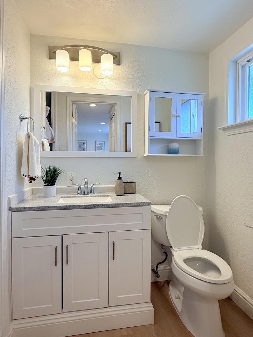 Detail Gallery Image 18 of 24 For 696 Lakehaven Dr, Sunnyvale,  CA 94089 - 5 Beds | 3 Baths