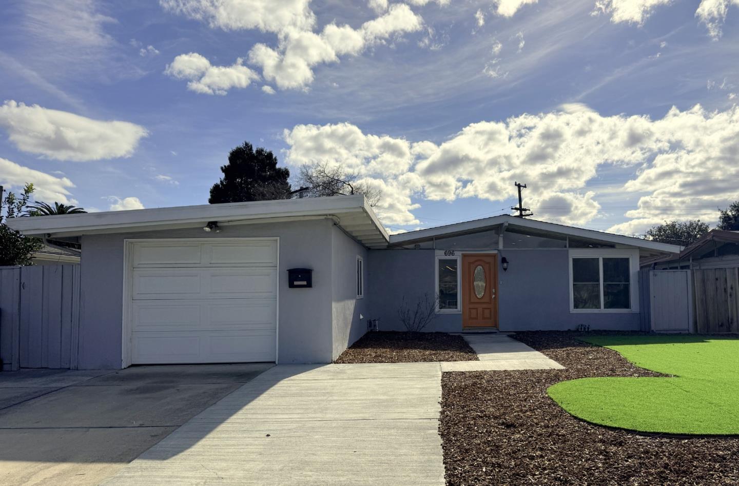 Detail Gallery Image 2 of 24 For 696 Lakehaven Dr, Sunnyvale,  CA 94089 - 5 Beds | 3 Baths