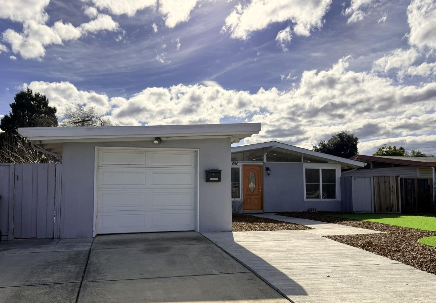 Detail Gallery Image 3 of 24 For 696 Lakehaven Dr, Sunnyvale,  CA 94089 - 5 Beds | 3 Baths