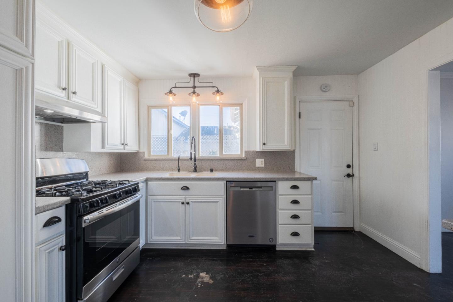 Detail Gallery Image 13 of 35 For 89 Clark St, Salinas,  CA 93901 - 2 Beds | 1 Baths