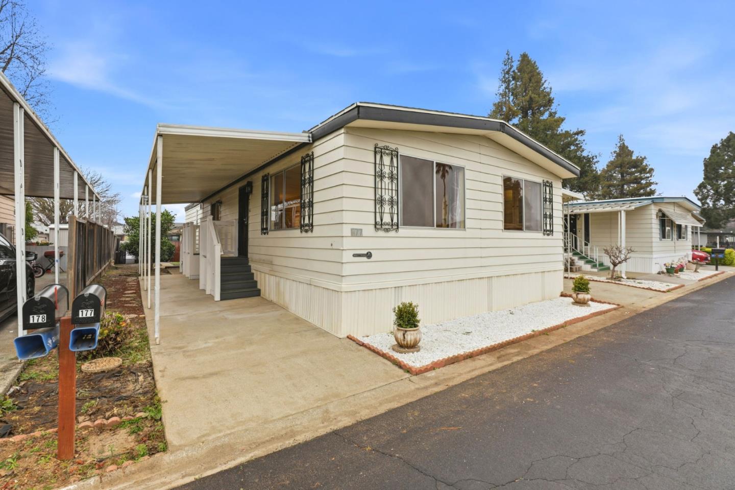 Detail Gallery Image 2 of 34 For 500 W 10th St, Spc#177 #177,  Gilroy,  CA 95020 - 2 Beds | 2 Baths