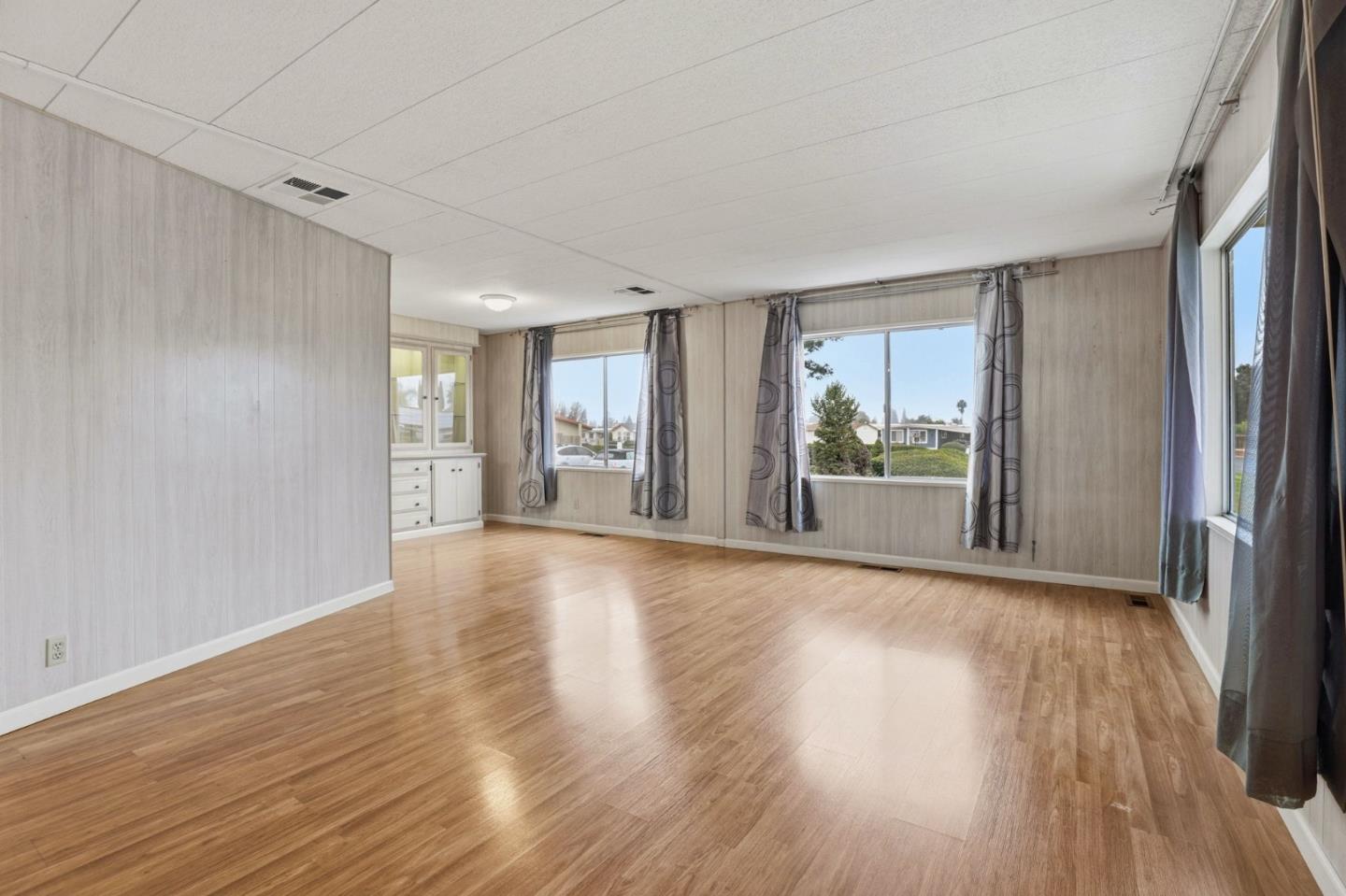 Detail Gallery Image 4 of 34 For 500 W 10th St, Spc#177 #177,  Gilroy,  CA 95020 - 2 Beds | 2 Baths