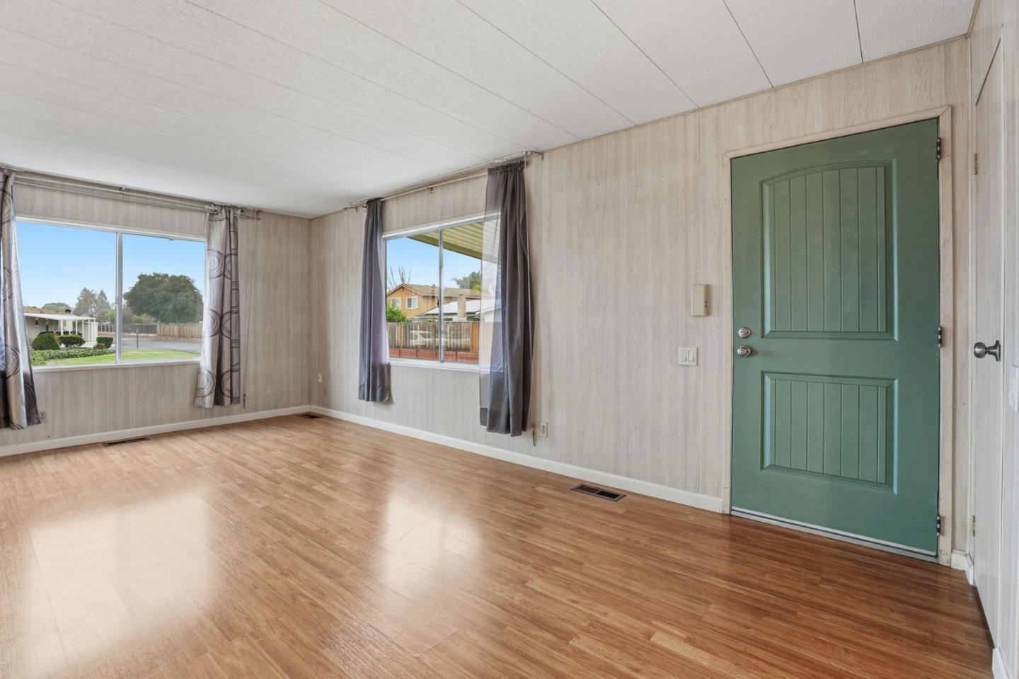 Detail Gallery Image 5 of 34 For 500 W 10th St, Spc#177 #177,  Gilroy,  CA 95020 - 2 Beds | 2 Baths