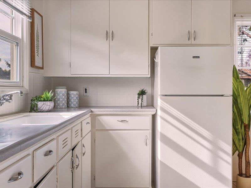 Detail Gallery Image 8 of 31 For 218 Wilkes Cir, Santa Cruz,  CA 95060 - 1 Beds | 1 Baths