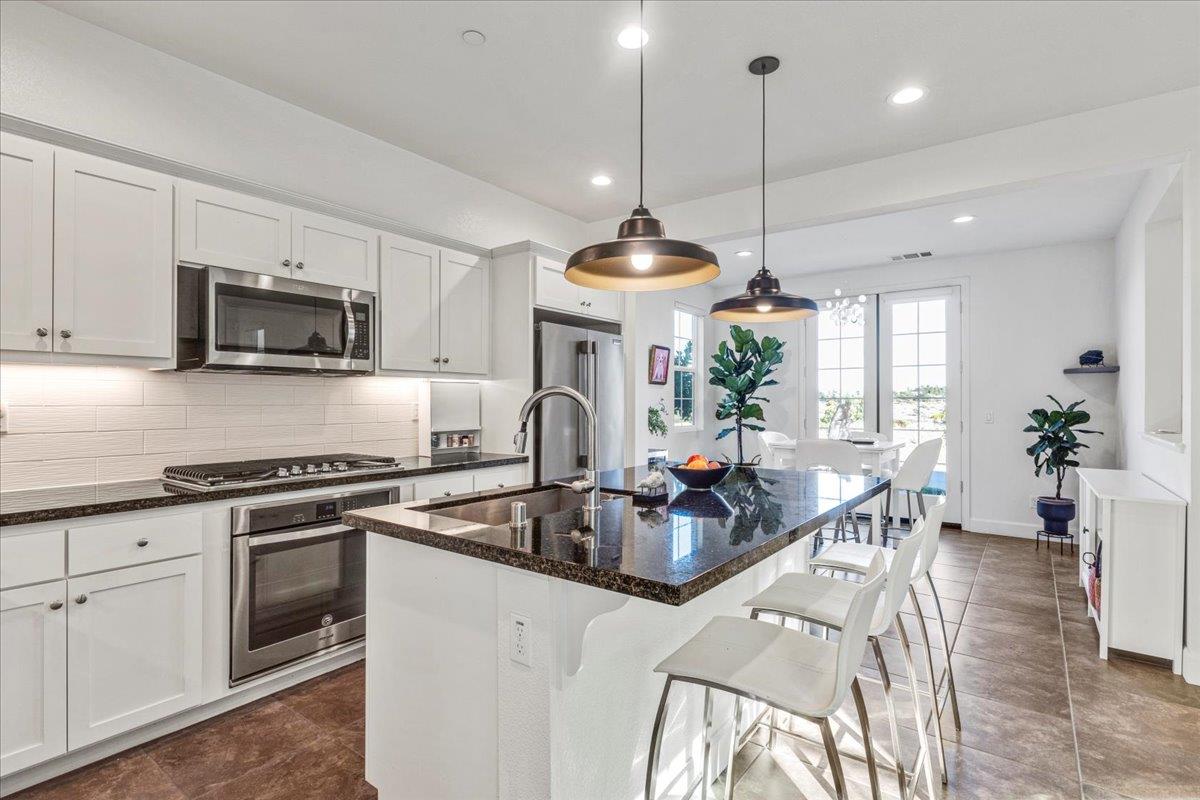 Detail Gallery Image 10 of 49 For 2959 Denali Dr, Marina,  CA 93933 - 3 Beds | 2/1 Baths