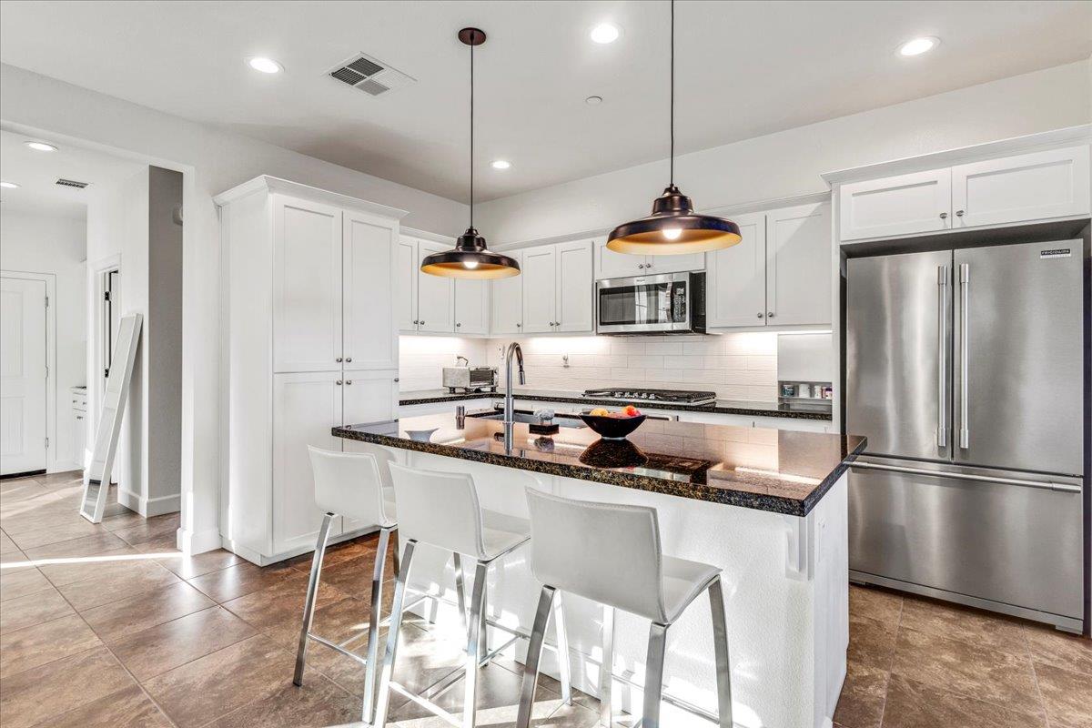 Detail Gallery Image 9 of 49 For 2959 Denali Dr, Marina,  CA 93933 - 3 Beds | 2/1 Baths