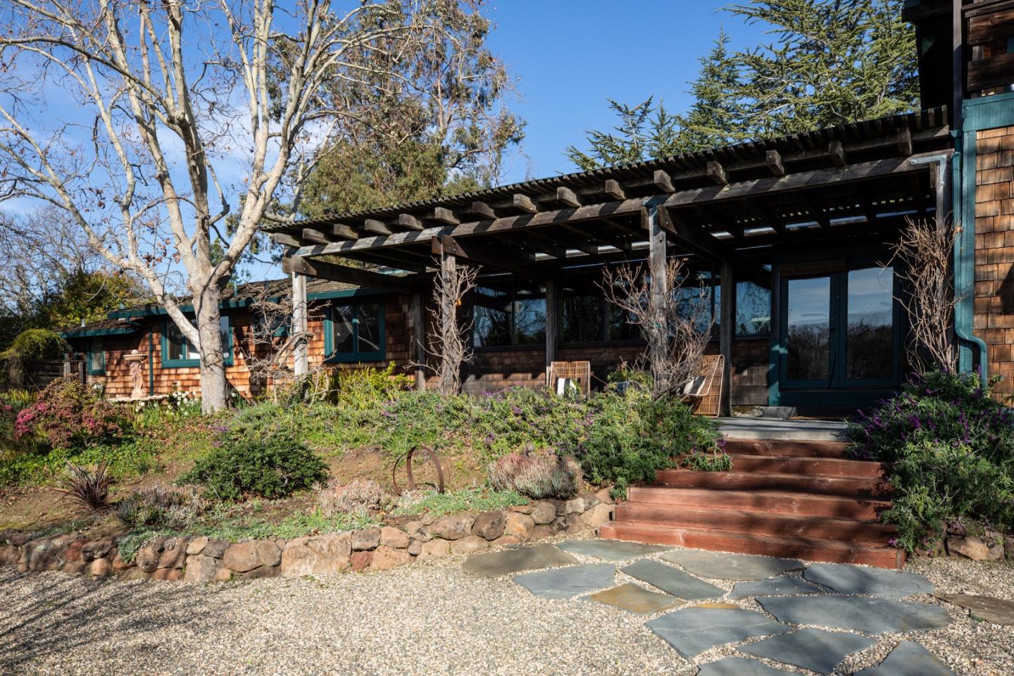 Detail Gallery Image 10 of 49 For 4127 Old Adobe Rd, Palo Alto,  CA 94306 - 3 Beds | 4 Baths