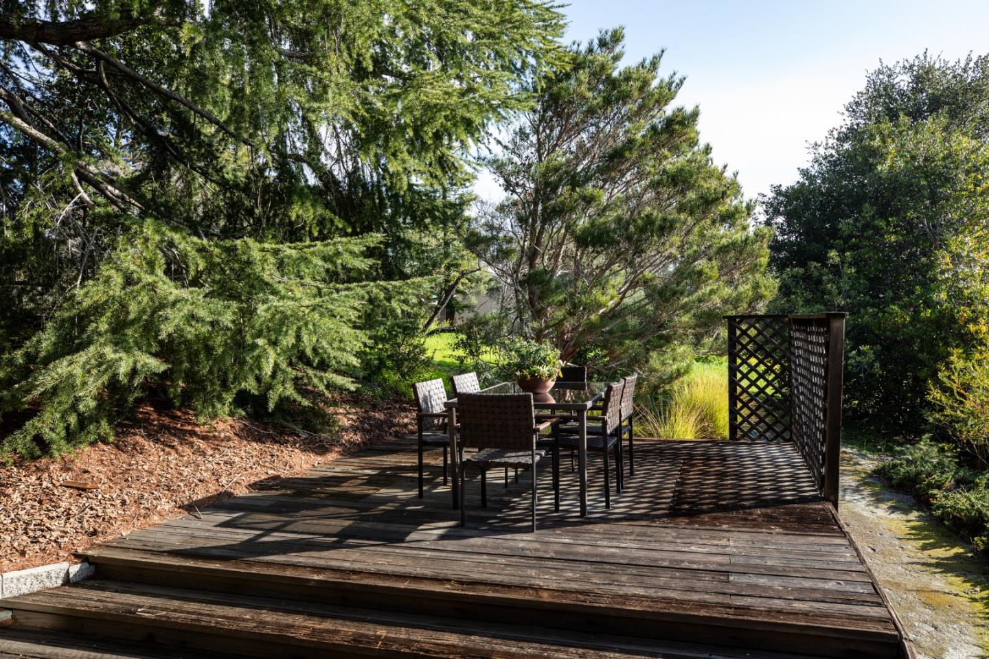 Detail Gallery Image 12 of 49 For 4127 Old Adobe Rd, Palo Alto,  CA 94306 - 3 Beds | 4 Baths