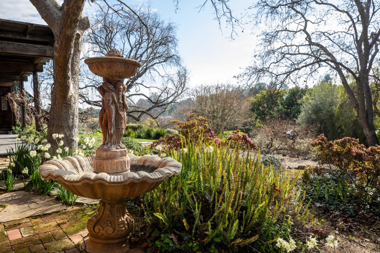 Detail Gallery Image 13 of 49 For 4127 Old Adobe Rd, Palo Alto,  CA 94306 - 3 Beds | 4 Baths