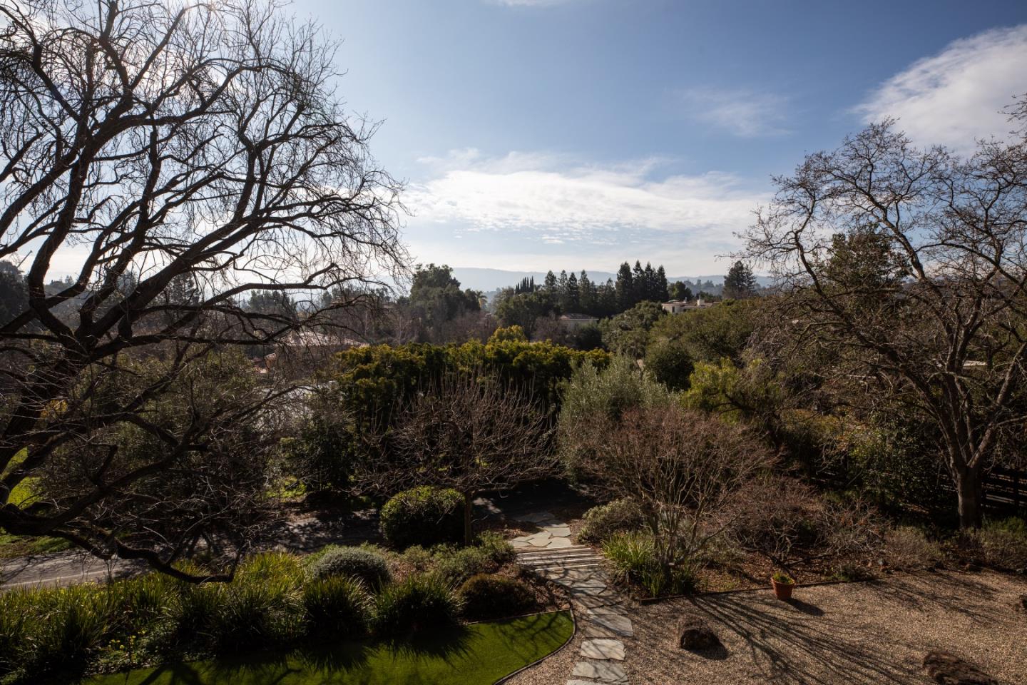 Detail Gallery Image 17 of 49 For 4127 Old Adobe Rd, Palo Alto,  CA 94306 - 3 Beds | 4 Baths