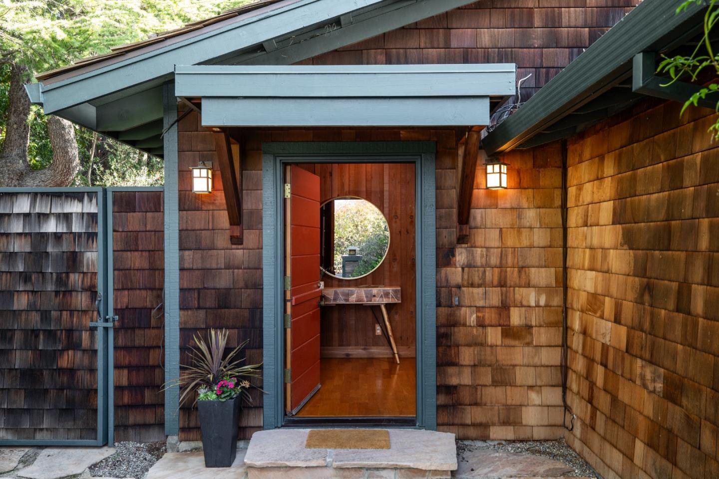 Detail Gallery Image 19 of 49 For 4127 Old Adobe Rd, Palo Alto,  CA 94306 - 3 Beds | 4 Baths