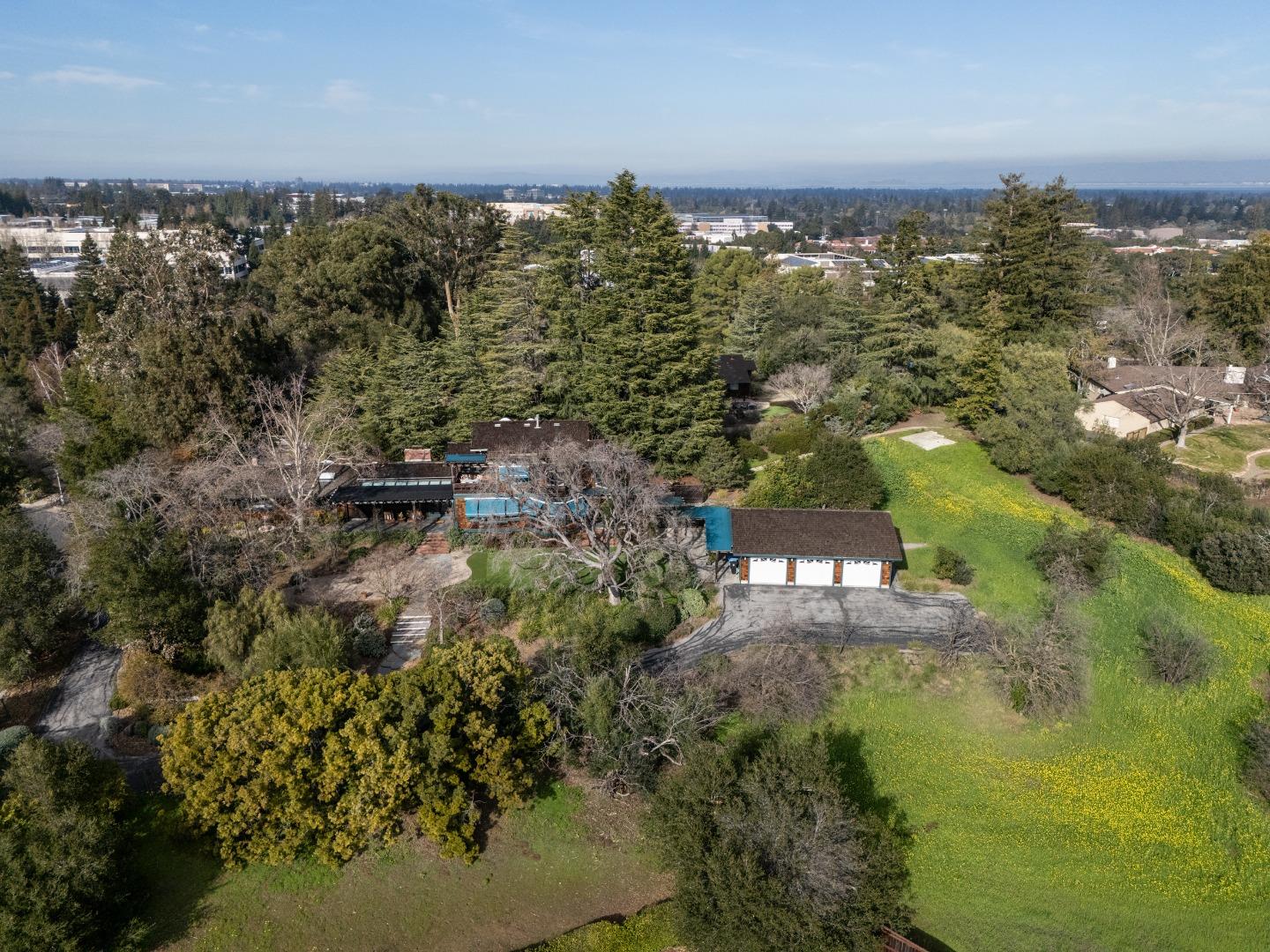 Detail Gallery Image 23 of 49 For 4127 Old Adobe Rd, Palo Alto,  CA 94306 - 3 Beds | 4 Baths