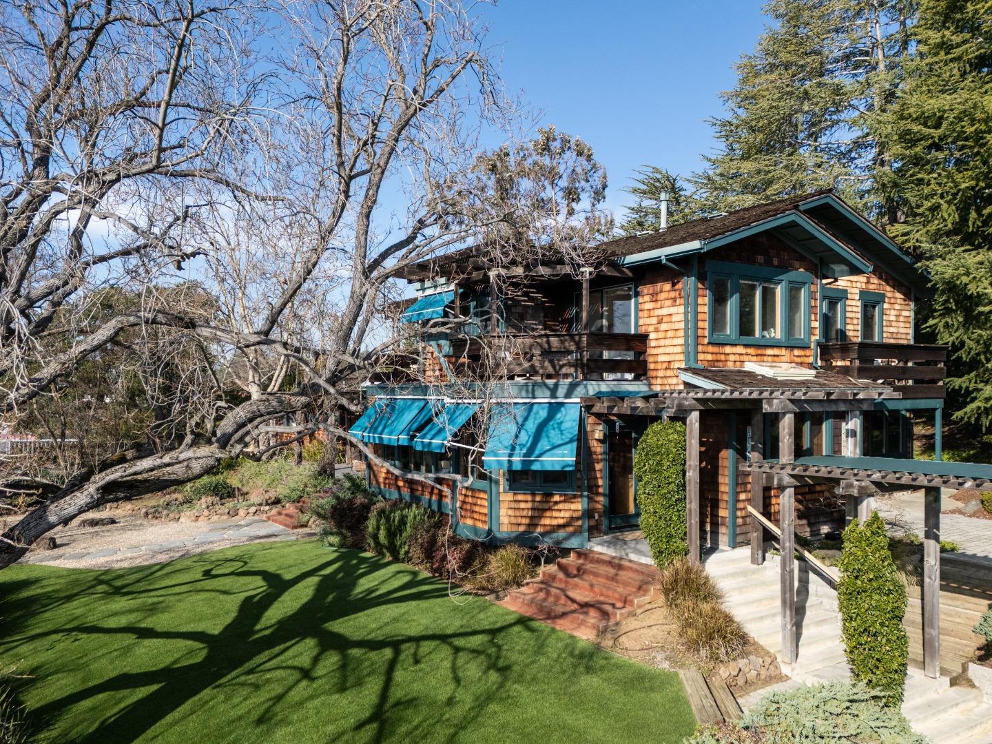 Detail Gallery Image 3 of 49 For 4127 Old Adobe Rd, Palo Alto,  CA 94306 - 3 Beds | 4 Baths