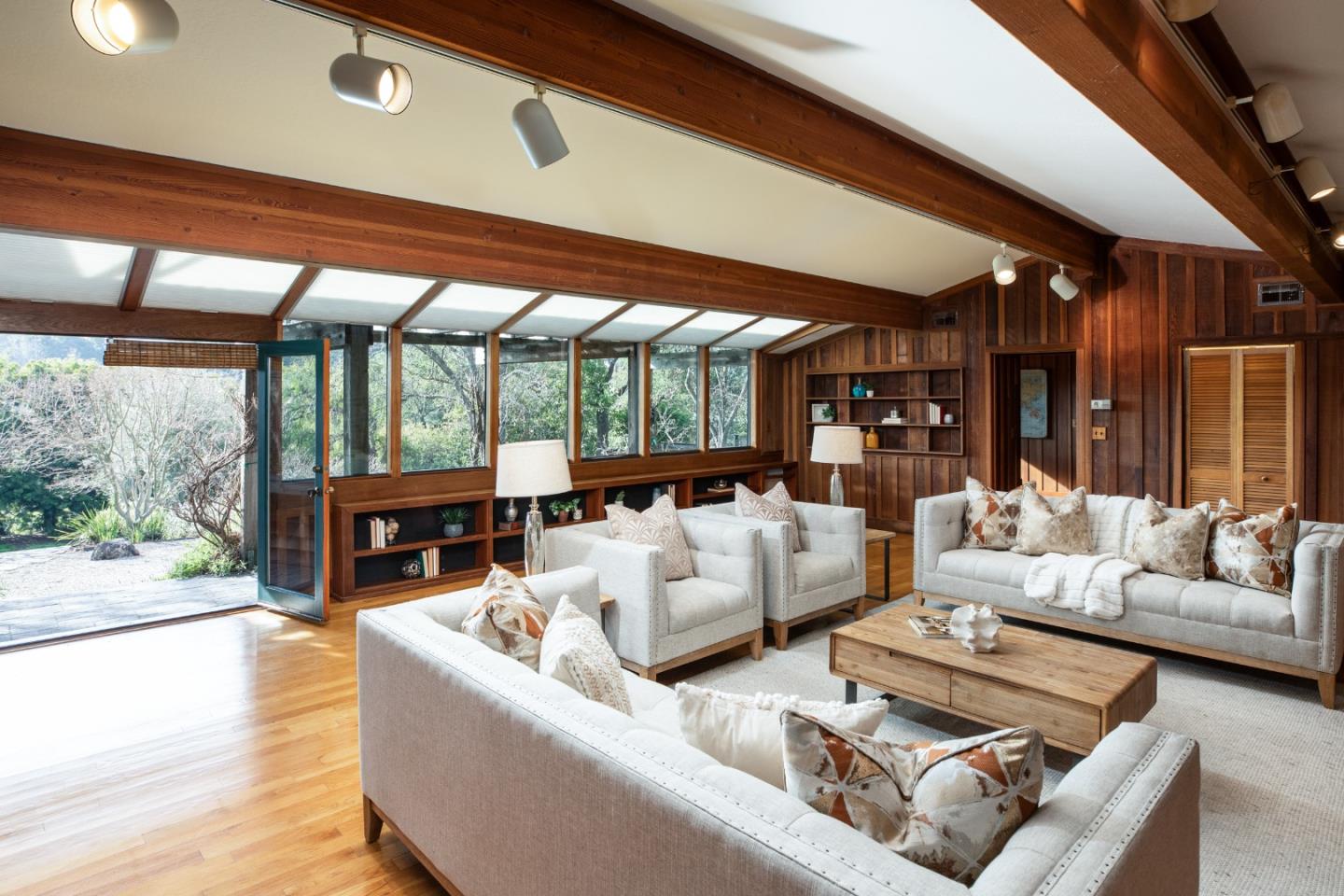 Detail Gallery Image 38 of 49 For 4127 Old Adobe Rd, Palo Alto,  CA 94306 - 3 Beds | 4 Baths