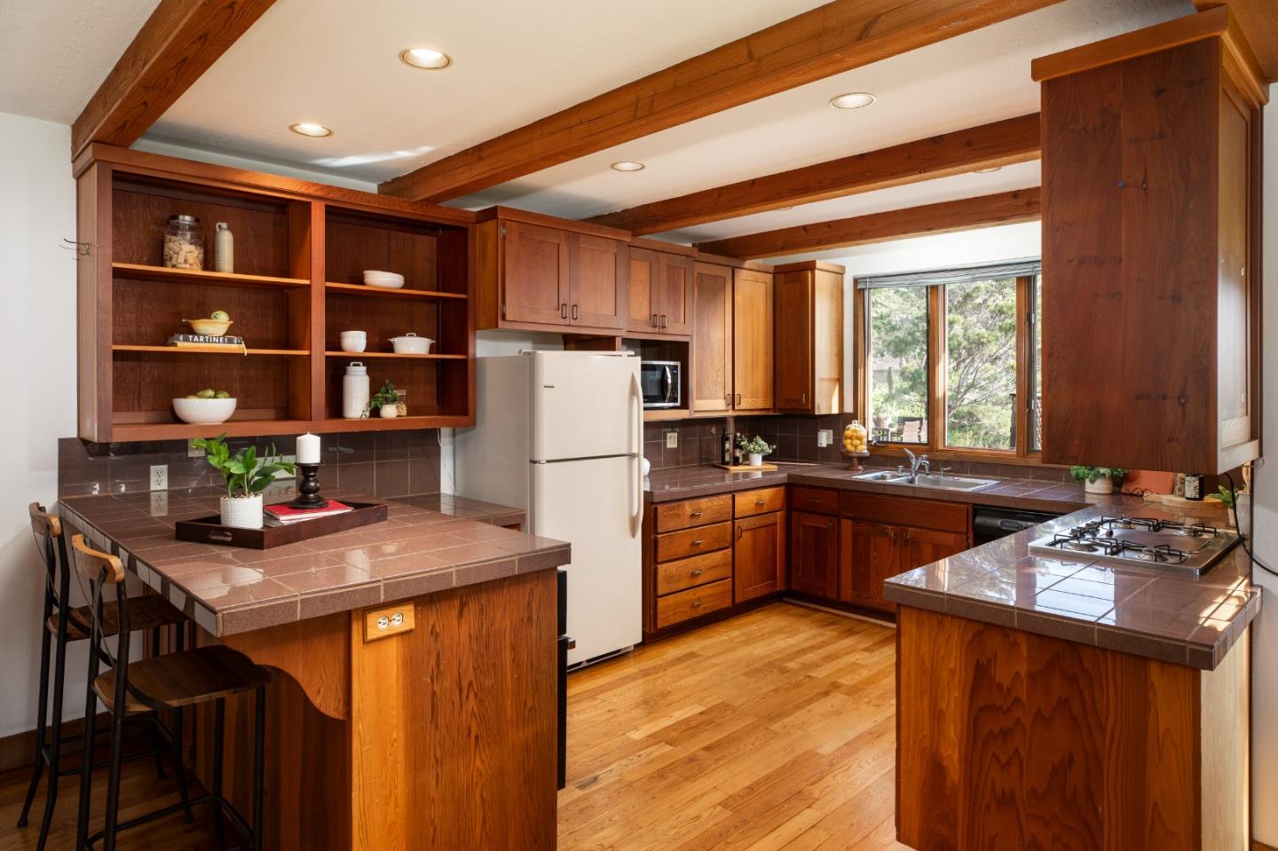 Detail Gallery Image 44 of 49 For 4127 Old Adobe Rd, Palo Alto,  CA 94306 - 3 Beds | 4 Baths