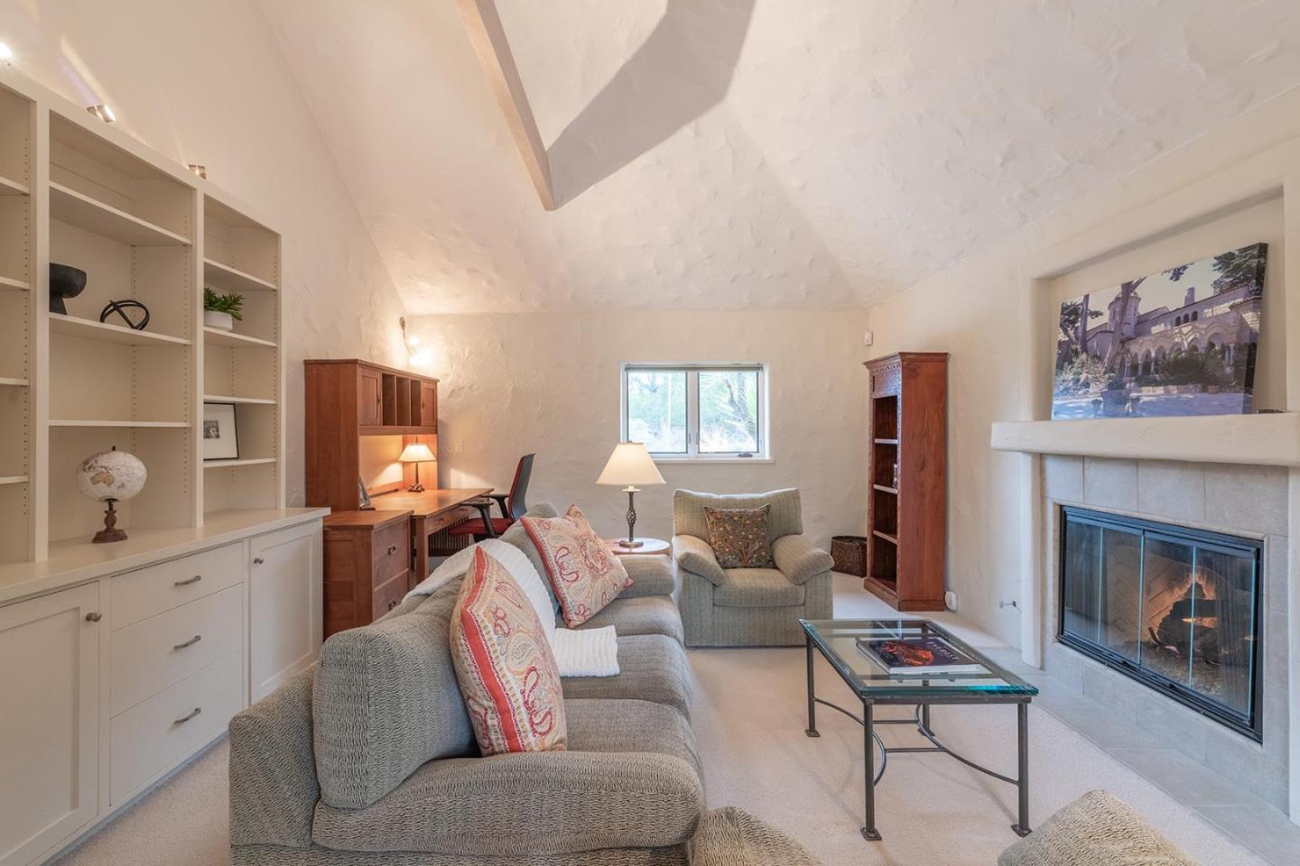 Detail Gallery Image 16 of 21 For 25987 Rio Vista Dr, Carmel,  CA 93923 - 4 Beds | 4 Baths