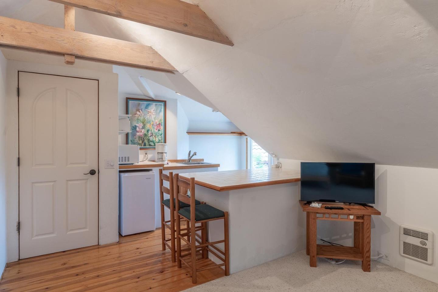 Detail Gallery Image 18 of 21 For 25987 Rio Vista Dr, Carmel,  CA 93923 - 4 Beds | 4 Baths