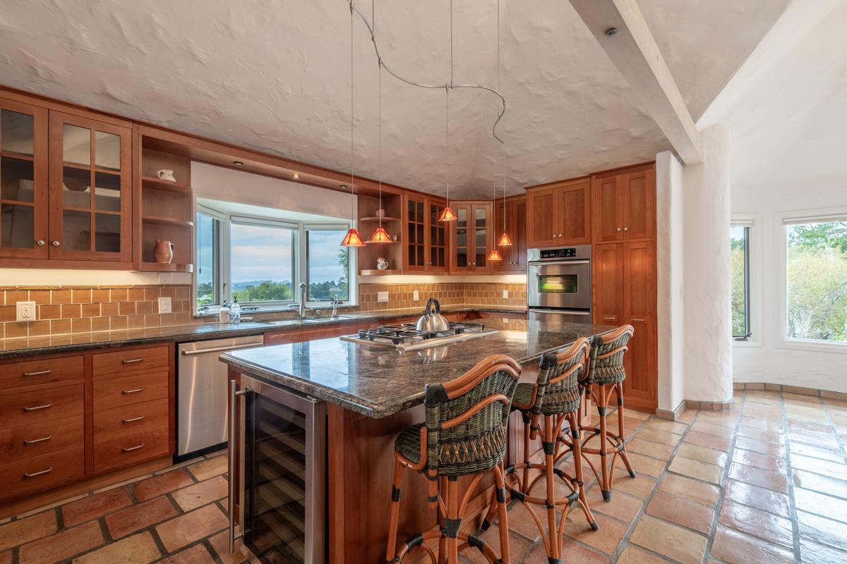 Detail Gallery Image 5 of 13 For 25987 Rio Vista Dr, Carmel,  CA 93923 - 4 Beds | 4 Baths