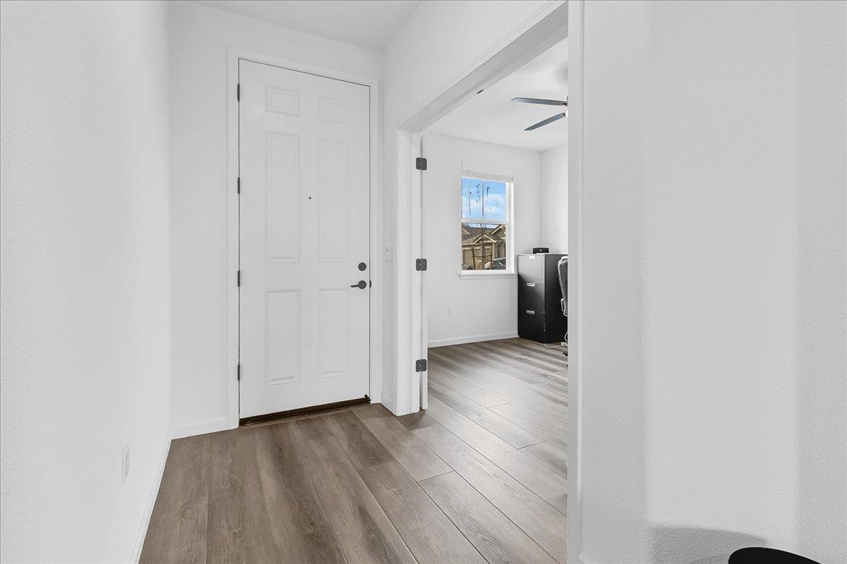 Detail Gallery Image 11 of 63 For 1860 Hydrangea Dr, Hollister,  CA 95023 - 3 Beds | 2/1 Baths