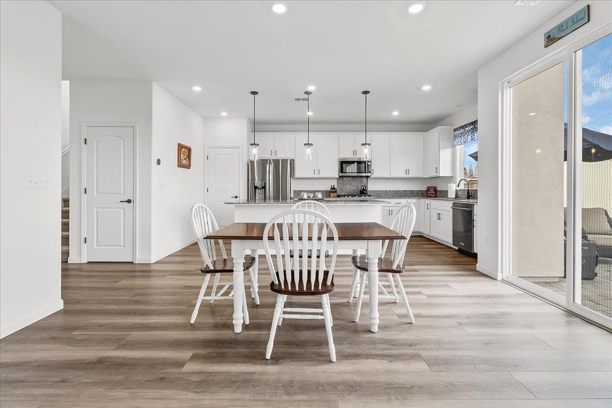 Detail Gallery Image 22 of 63 For 1860 Hydrangea Dr, Hollister,  CA 95023 - 3 Beds | 2/1 Baths