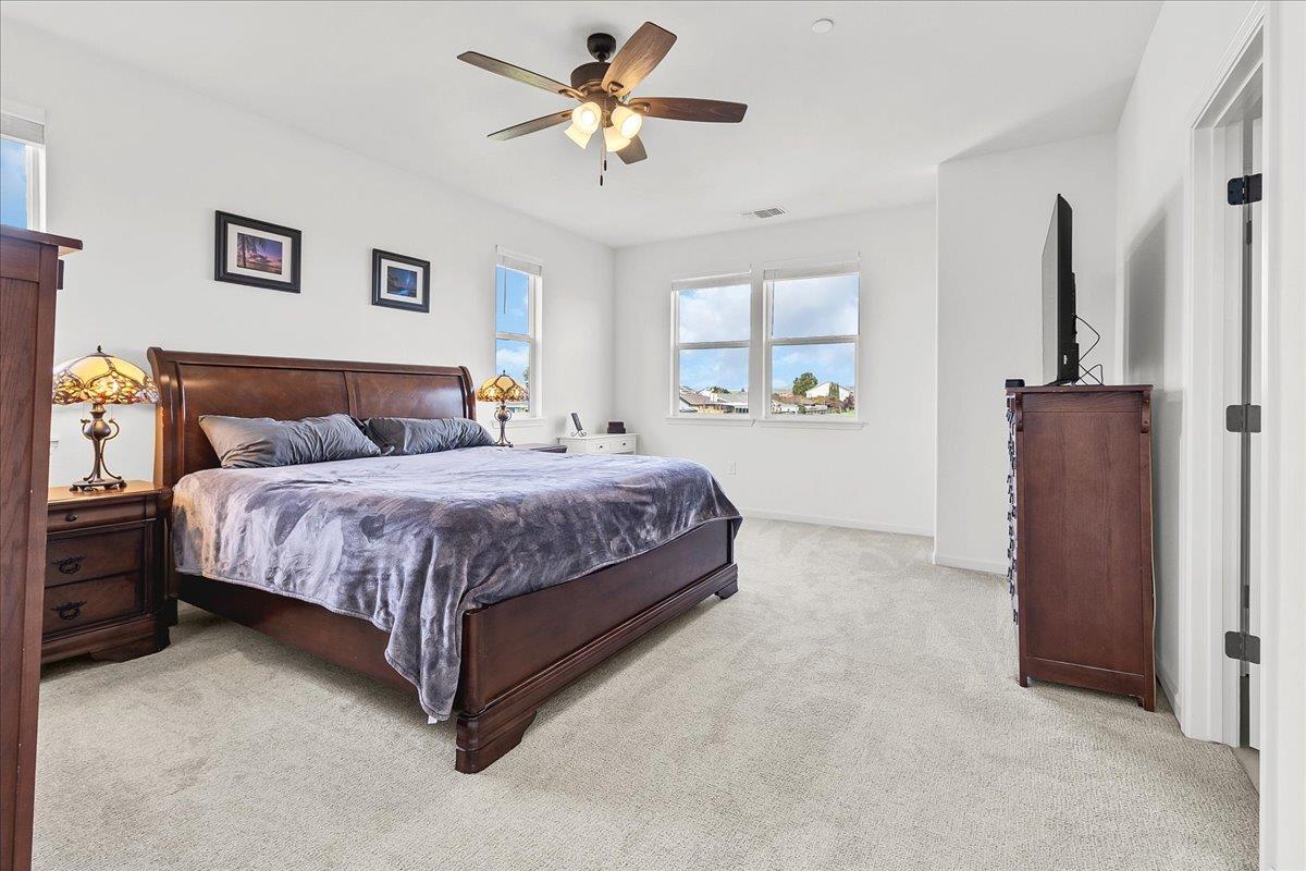 Detail Gallery Image 27 of 63 For 1860 Hydrangea Dr, Hollister,  CA 95023 - 3 Beds | 2/1 Baths