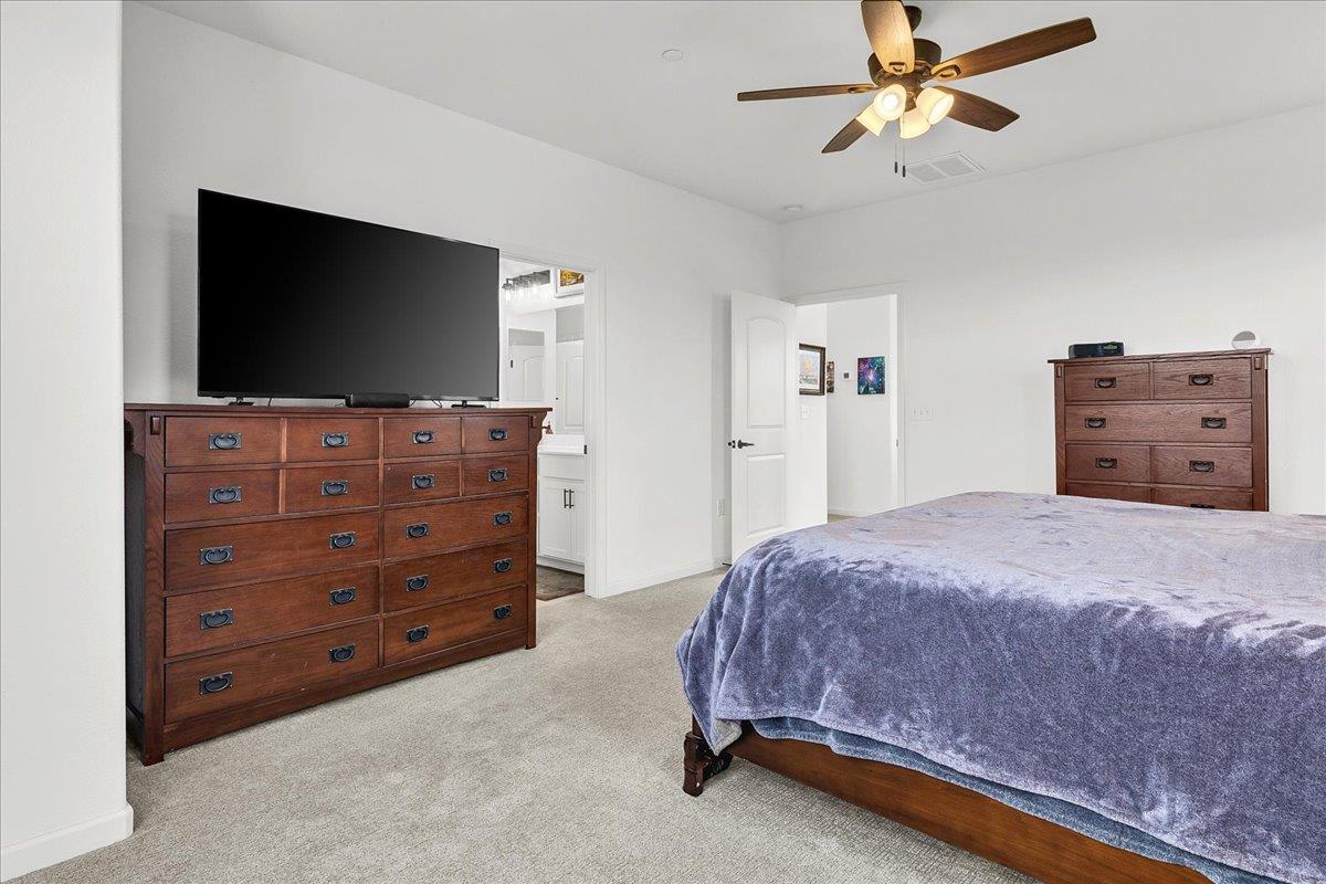 Detail Gallery Image 30 of 63 For 1860 Hydrangea Dr, Hollister,  CA 95023 - 3 Beds | 2/1 Baths