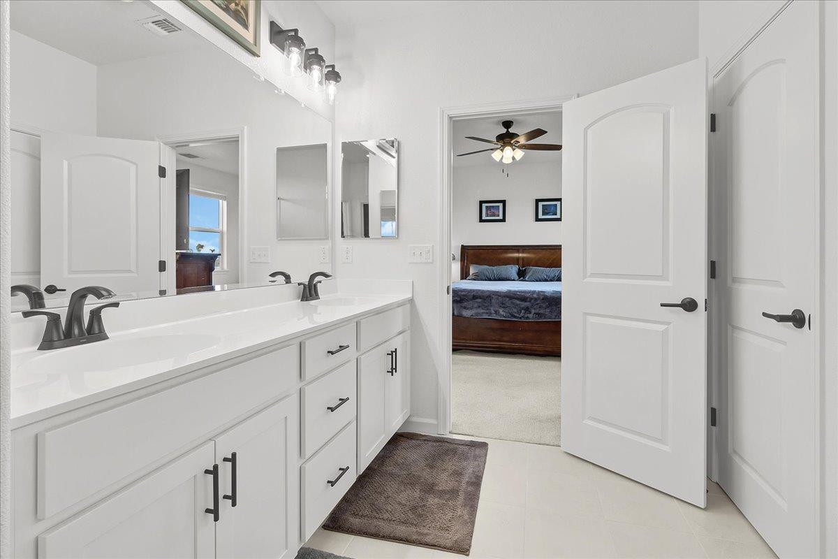 Detail Gallery Image 34 of 63 For 1860 Hydrangea Dr, Hollister,  CA 95023 - 3 Beds | 2/1 Baths