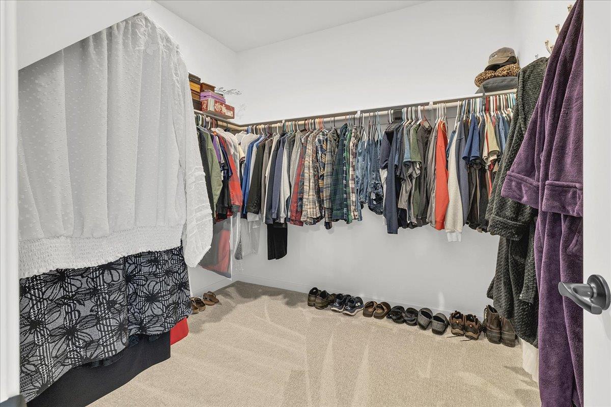 Detail Gallery Image 35 of 63 For 1860 Hydrangea Dr, Hollister,  CA 95023 - 3 Beds | 2/1 Baths