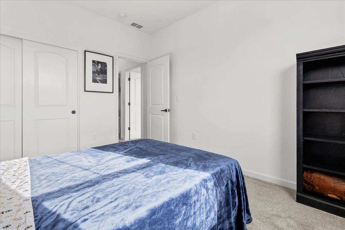 Detail Gallery Image 40 of 63 For 1860 Hydrangea Dr, Hollister,  CA 95023 - 3 Beds | 2/1 Baths