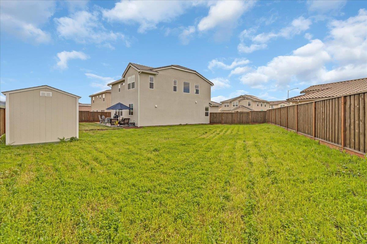 Detail Gallery Image 52 of 63 For 1860 Hydrangea Dr, Hollister,  CA 95023 - 3 Beds | 2/1 Baths