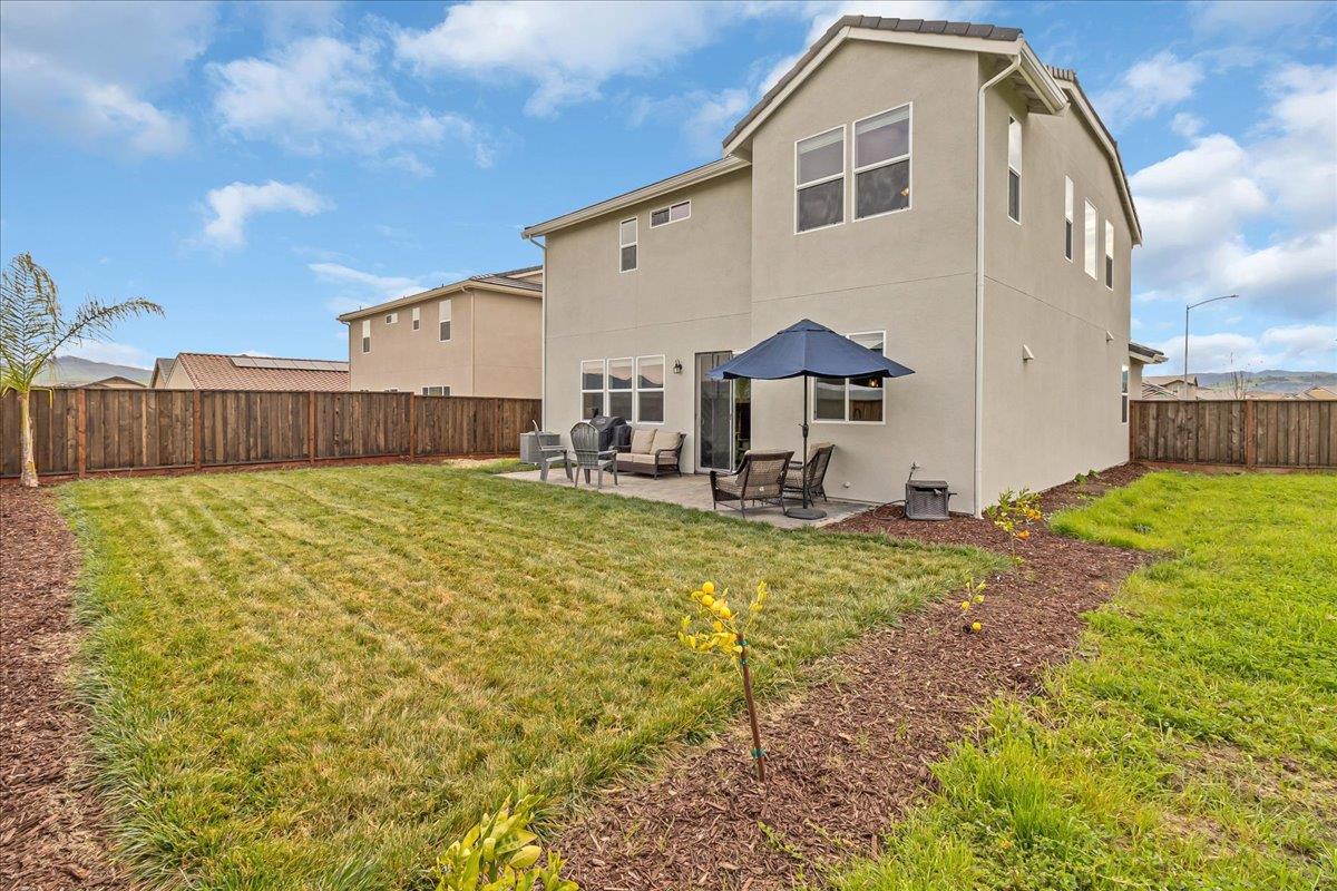 Detail Gallery Image 54 of 63 For 1860 Hydrangea Dr, Hollister,  CA 95023 - 3 Beds | 2/1 Baths