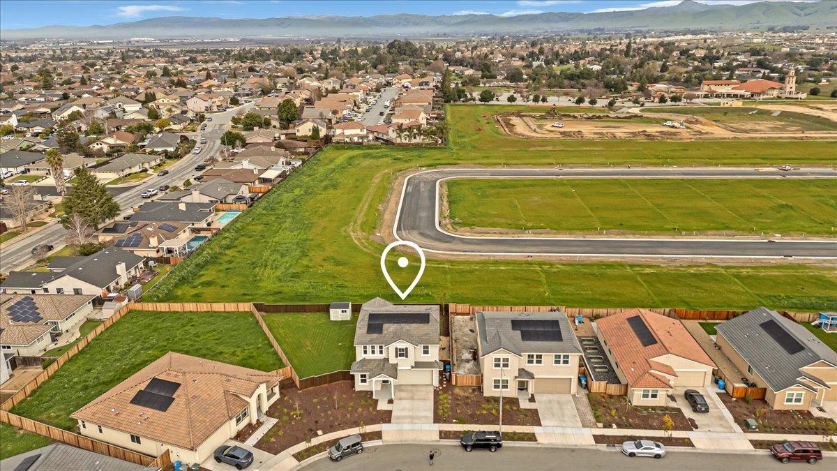 Detail Gallery Image 56 of 63 For 1860 Hydrangea Dr, Hollister,  CA 95023 - 3 Beds | 2/1 Baths