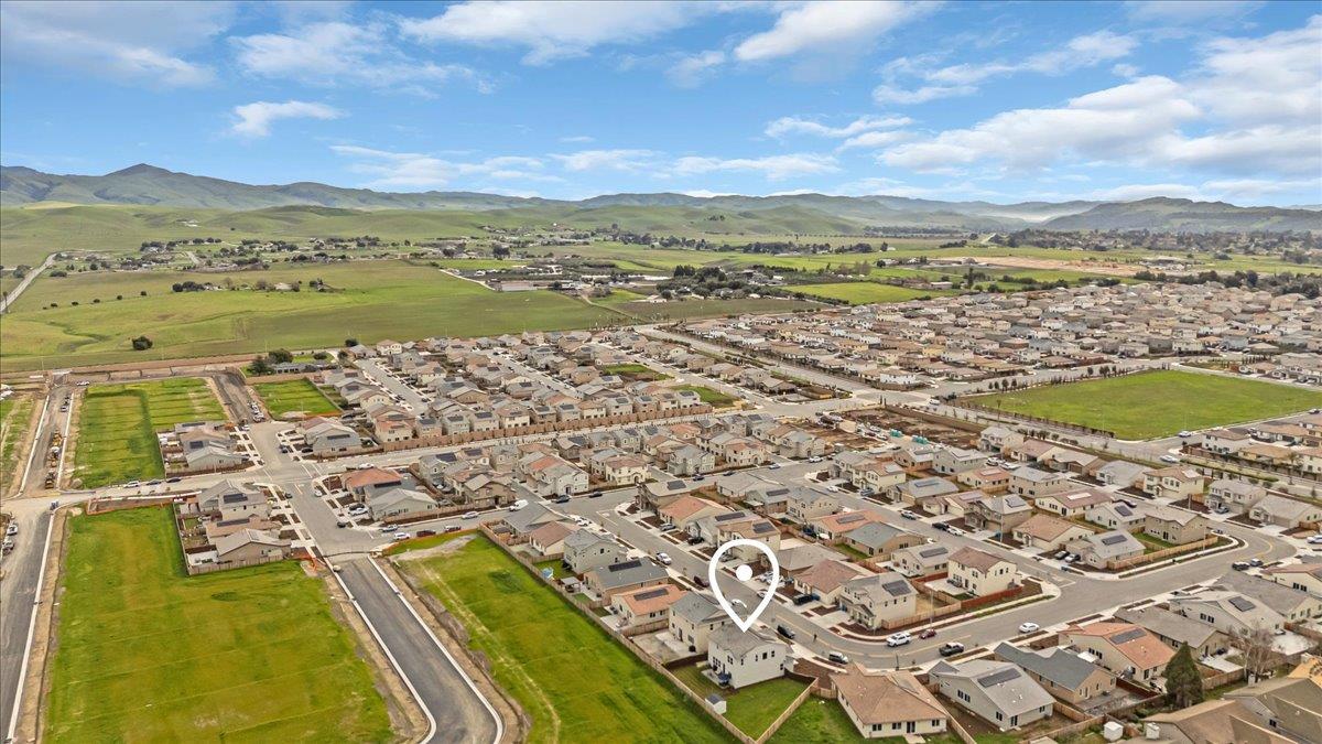 Detail Gallery Image 60 of 63 For 1860 Hydrangea Dr, Hollister,  CA 95023 - 3 Beds | 2/1 Baths