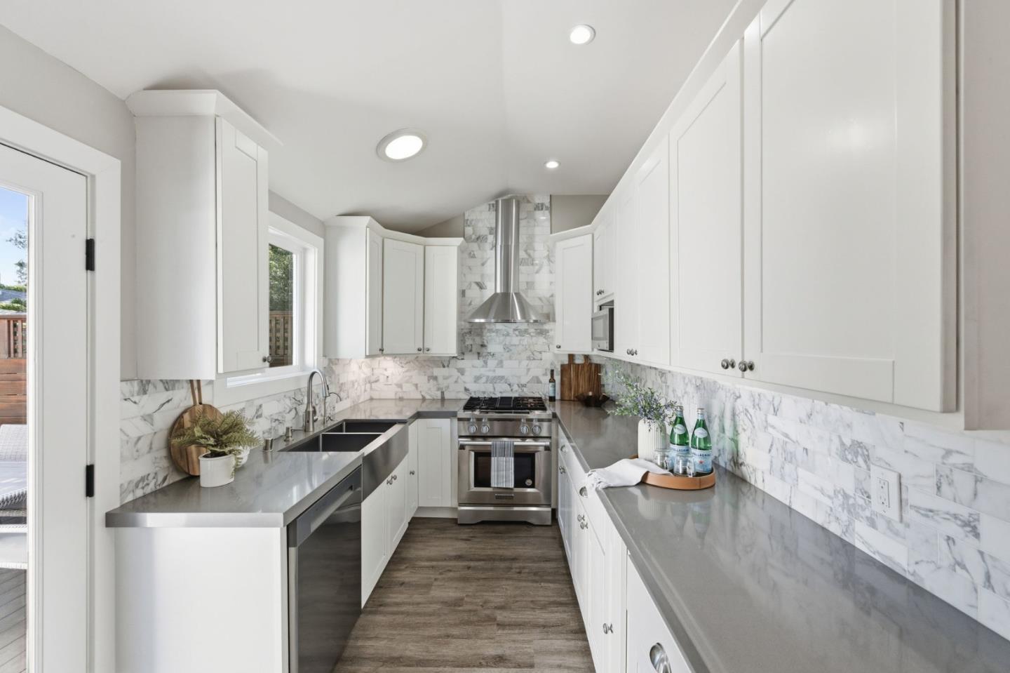 Detail Gallery Image 15 of 37 For 1515 Ridge Rd, Belmont,  CA 94002 - 4 Beds | 2 Baths